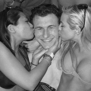 十八禁裸舞网站
